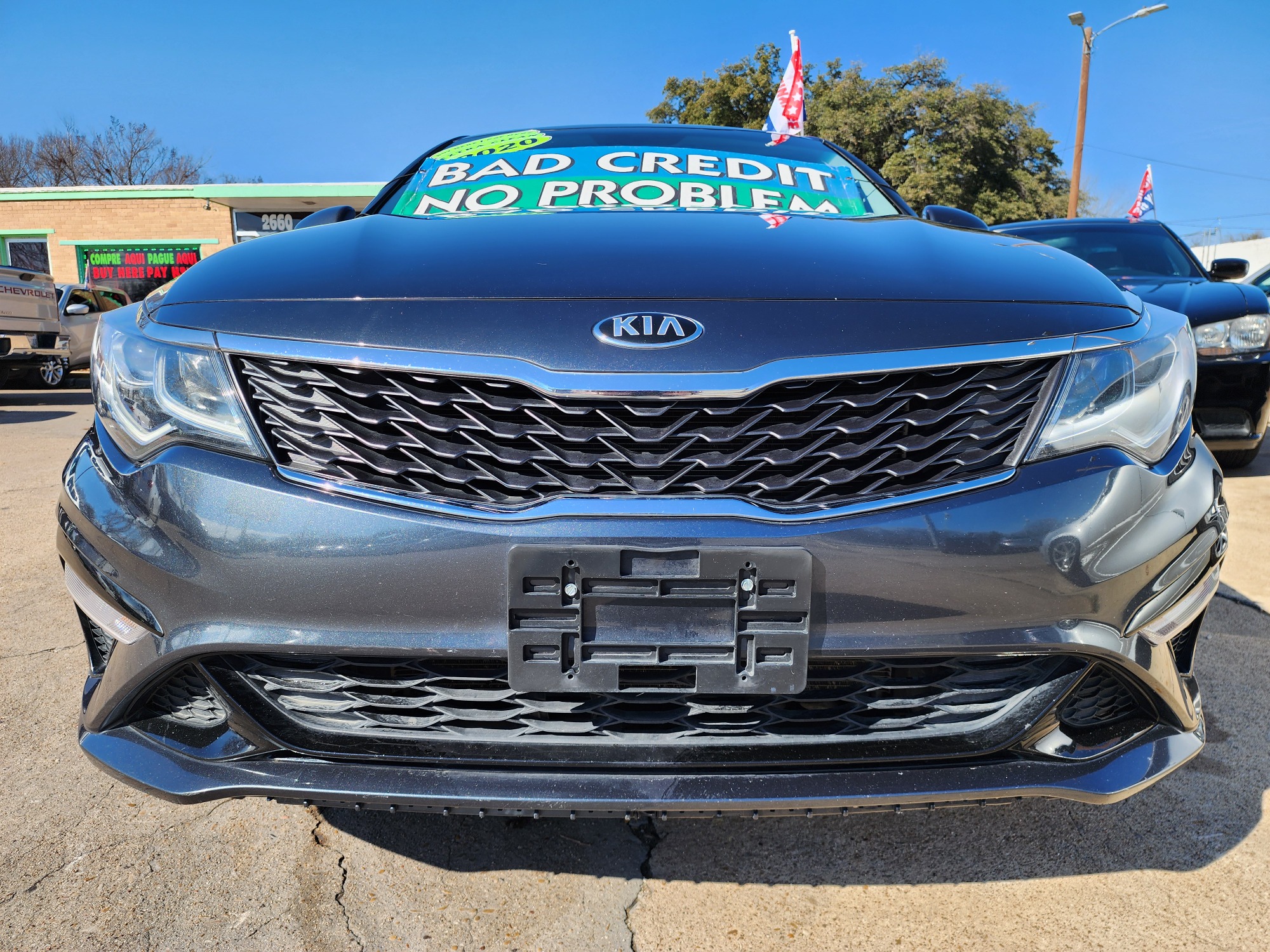 2020 SILVER Kia Optima LX (5XXGT4L39LG) , AUTO transmission, located at 2660 S.Garland Avenue, Garland, TX, 75041, (469) 298-3118, 32.885387, -96.656776 - Welcome to DallasAutos4Less, one of the Premier BUY HERE PAY HERE Dealers in the North Dallas Area. We specialize in financing to people with NO CREDIT or BAD CREDIT. We need proof of income, proof of residence, and a ID. Come buy your new car from us today!! This is a Very clean 2020 KIA OPTIMA - Photo #9